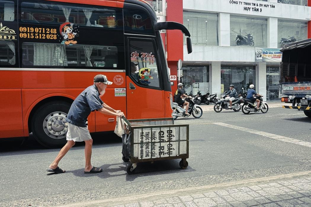 Moving with Small Children: Keeping Them Calm and Safe